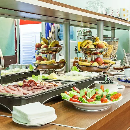 Lira Pacific Aparthotel