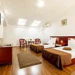 Lira Pacific Aparthotel