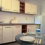 Aparthotel Lira Pacific