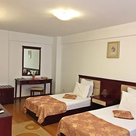 Lira Pacific 3* Constanţa