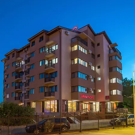 Lira Pacific Lägenhetshotell