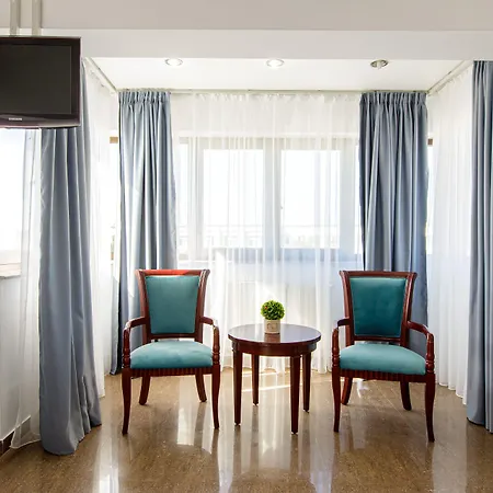 Lira Pacific Hotel de apartamente