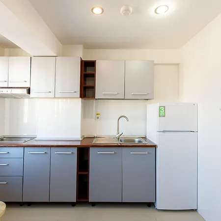 Apartmanhotel Lira Pacific 3*