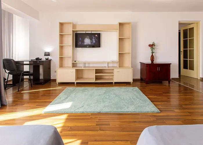 Lira Pacific 3* Constanţa