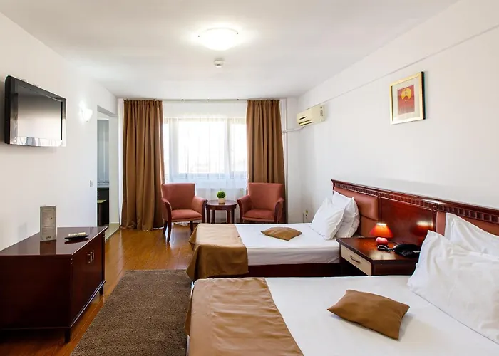 Lira Pacific 康斯坦察