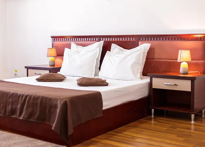 Lira Pacific Lägenhetshotell 3*