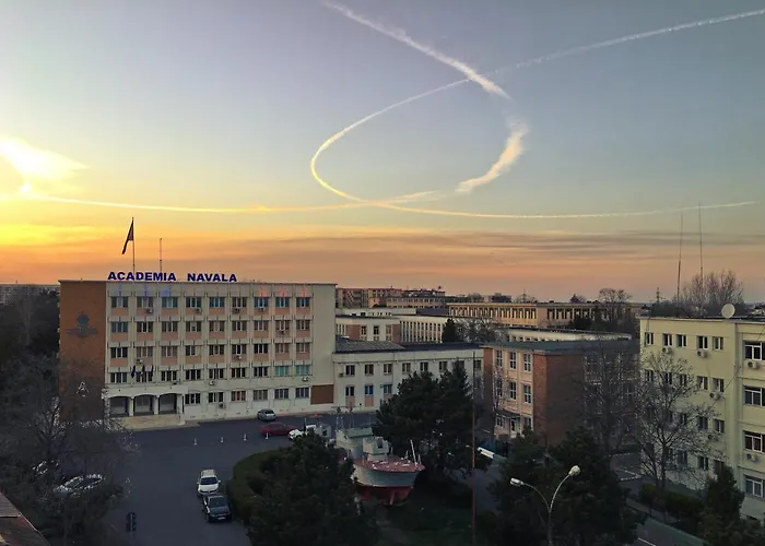 Апарт-отель Lira Pacific