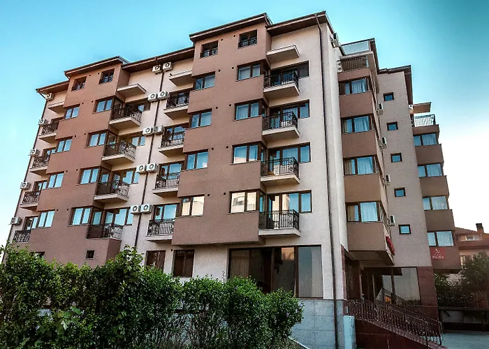 Lira Pacific Lägenhetshotell Constanţa