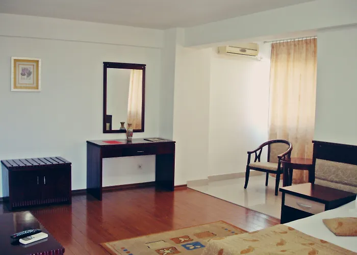 Lira Pacific Lägenhetshotell