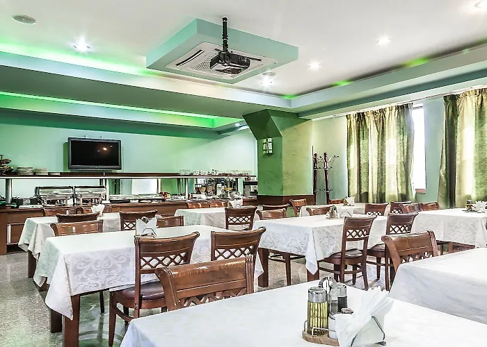 Lira Pacific Lägenhetshotell