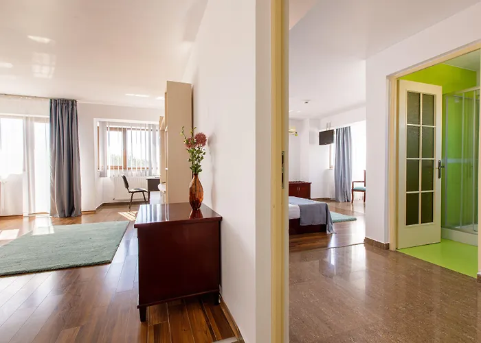 Lira Pacific Lägenhetshotell