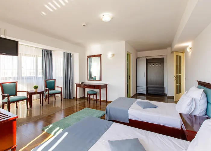 Lira Pacific Lägenhetshotell 3*