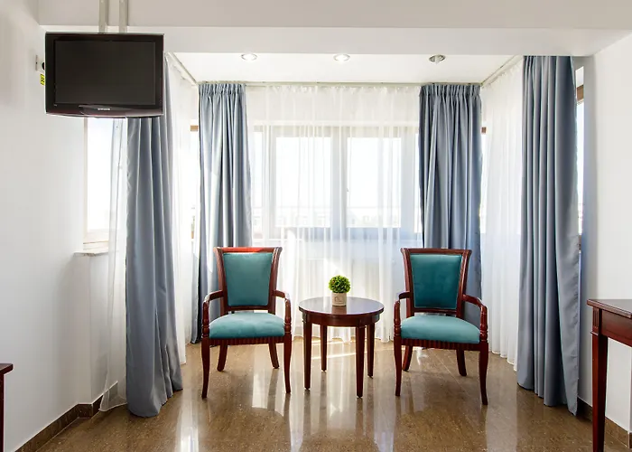 Lira Pacific Lägenhetshotell