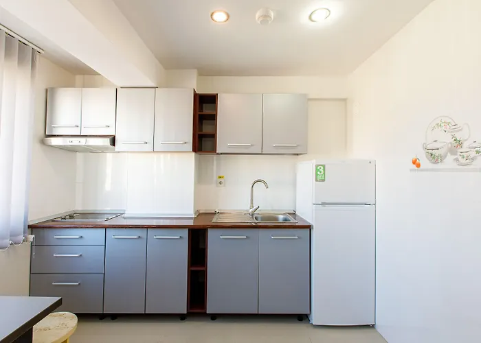 Lägenhetshotell Lira Pacific 3*